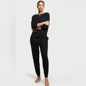 NWT! Victoria’s Secret Glow Waffle Henley Jogger Set